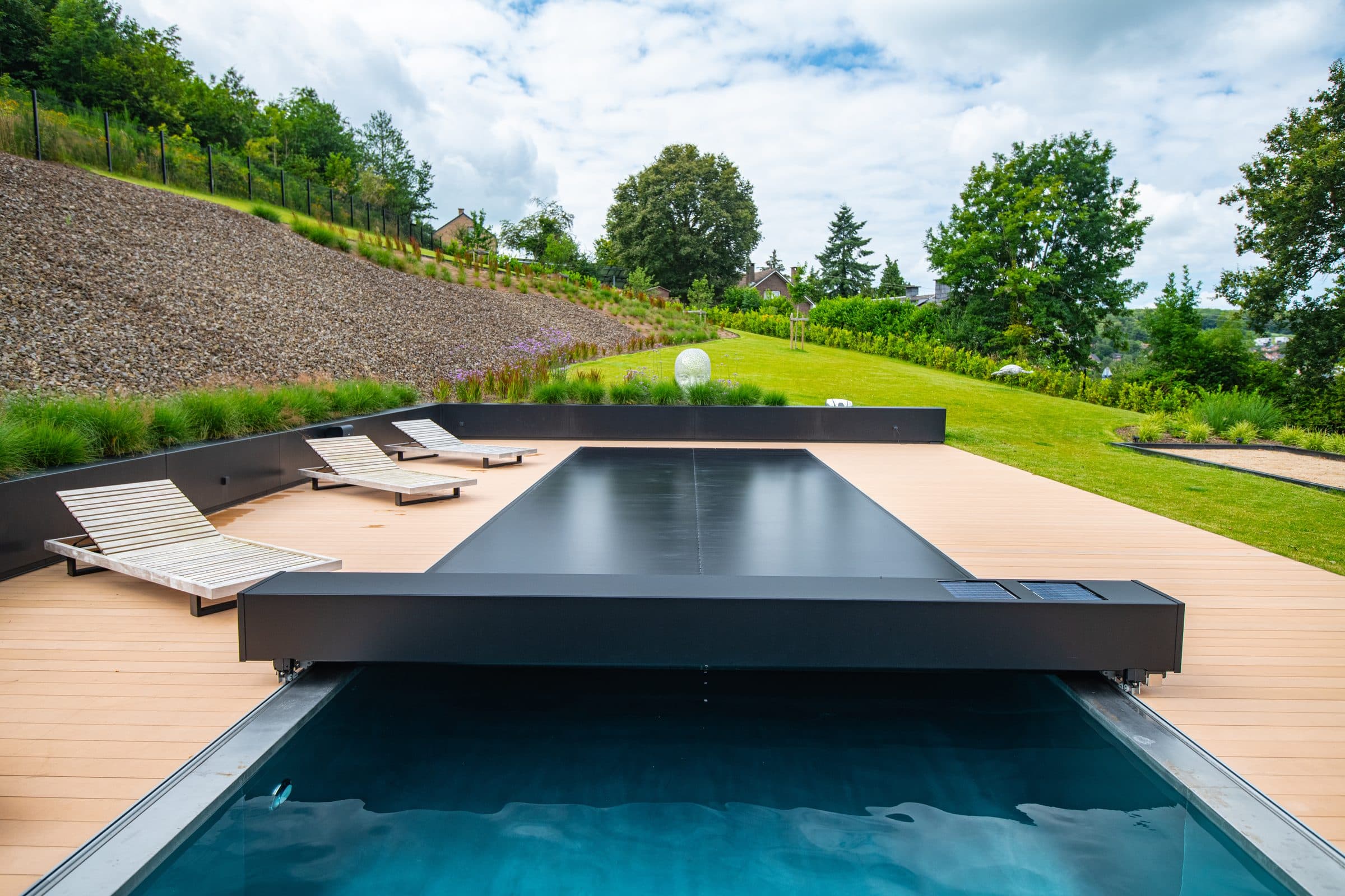 Black membrane black housing