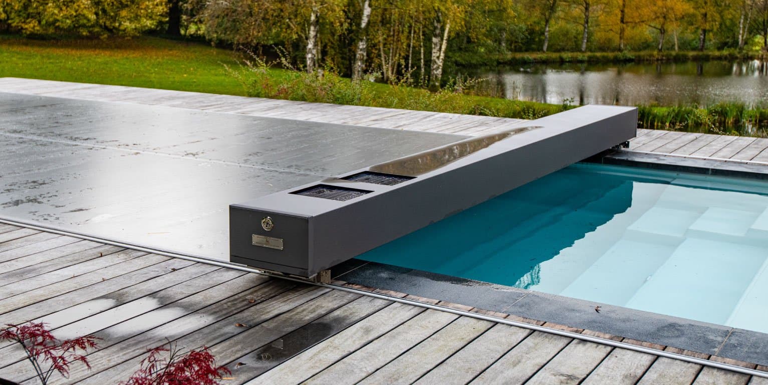 Dark membrane mirror finish housing